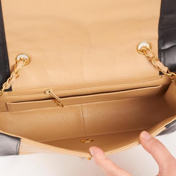 Chanel Vintage bi-colour Diana Classic Flap Bag - Picture 8 of 11
